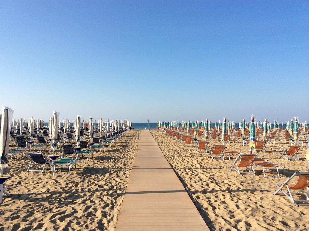 Appartamenti Lira Bibione Bagian luar foto